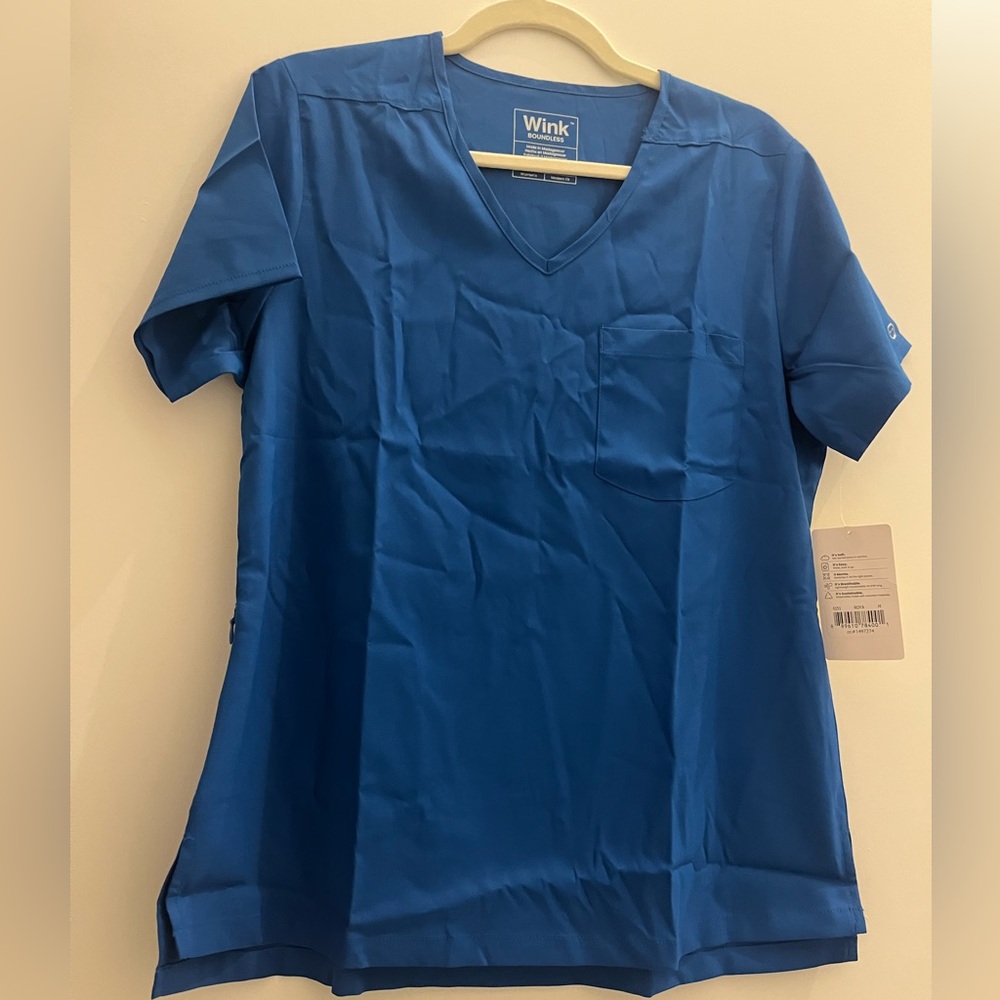 NWT Wink Boundless Women's Tuck-In Scrub Top - Royal Medium